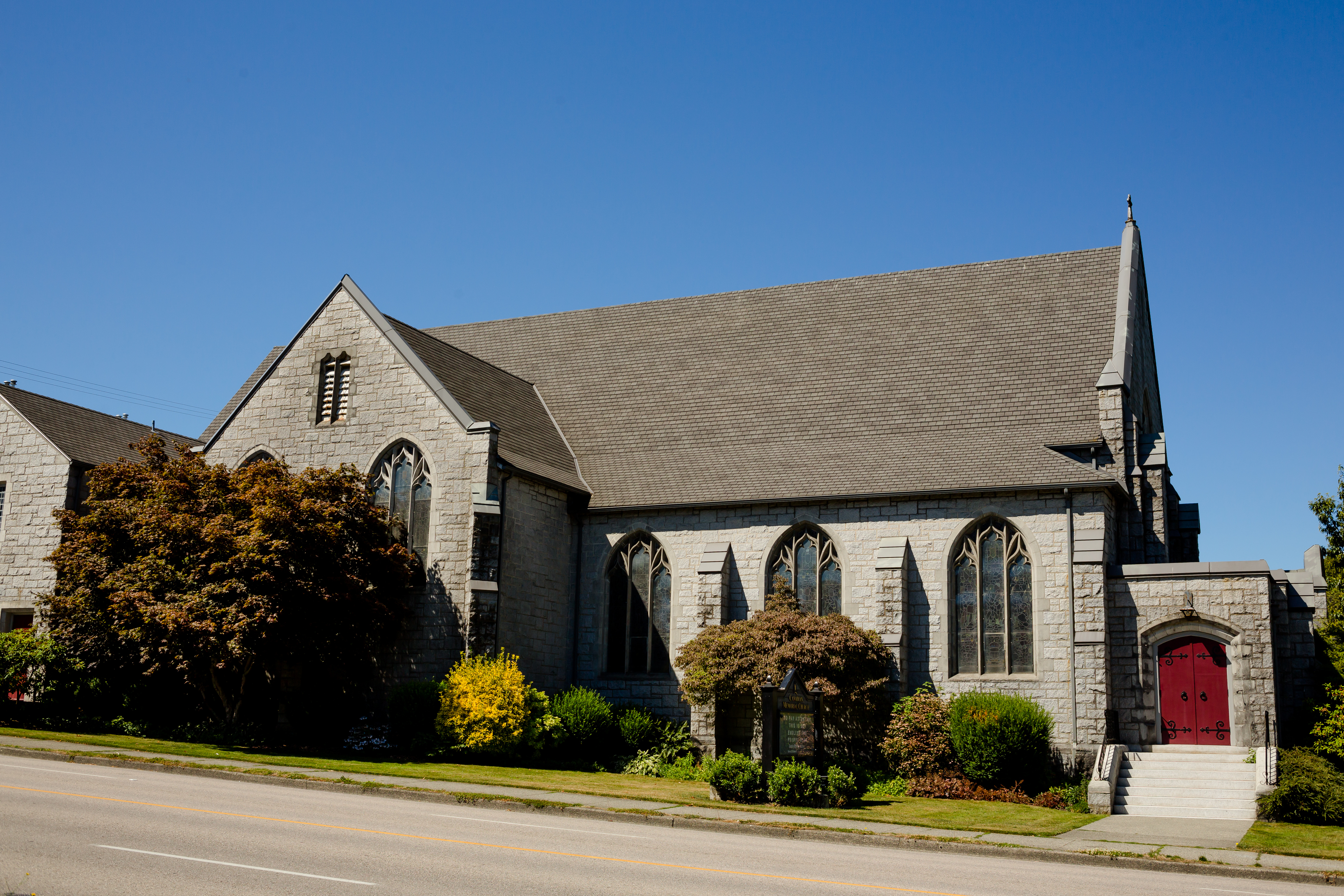 Canadian Memorial United Church in full sun