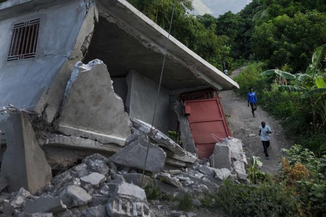 Collapsed building in Haiti 