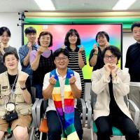 Rev. Lee and church members supporting LGBTQAI+ inclusion in the Korean church.